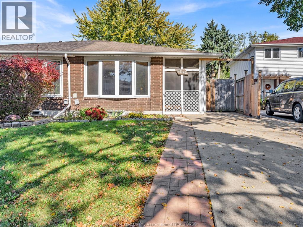 9832 Lynngrove Crescent Property Photo 1
