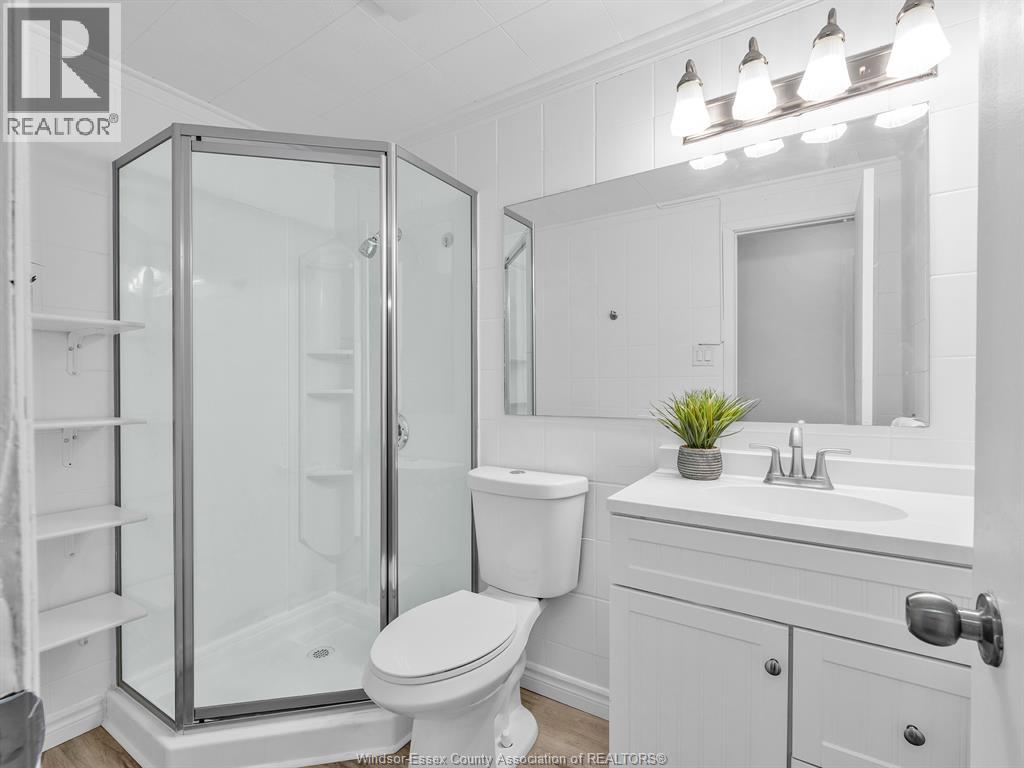 9832 Lynngrove Crescent Property Photo 16