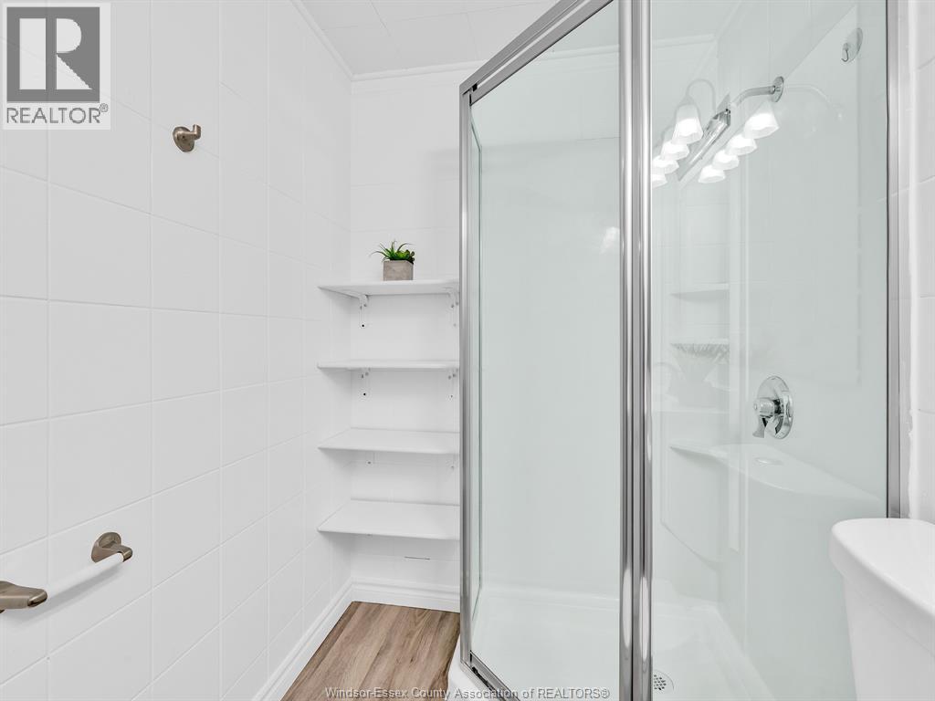 9832 Lynngrove Crescent Property Photo 17