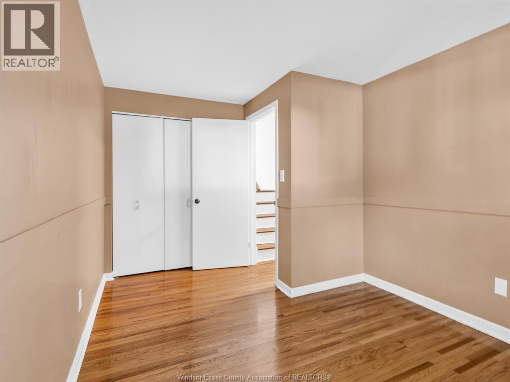9832 Lynngrove Crescent Property Photo 23