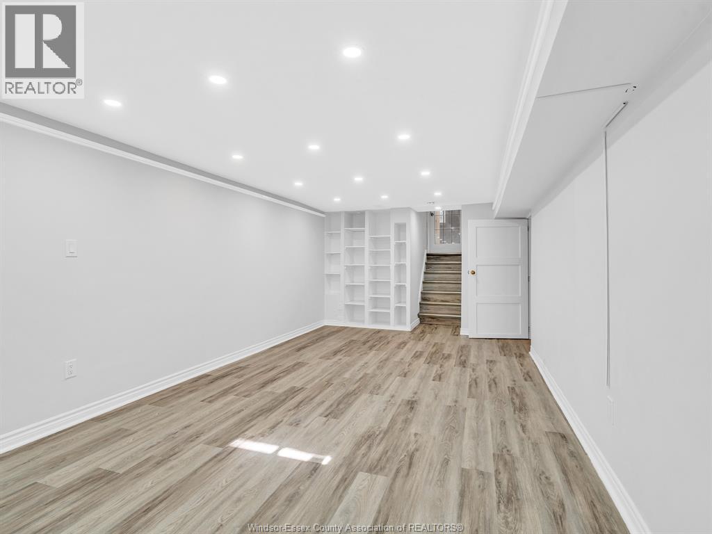 9832 Lynngrove Crescent Property Photo 31
