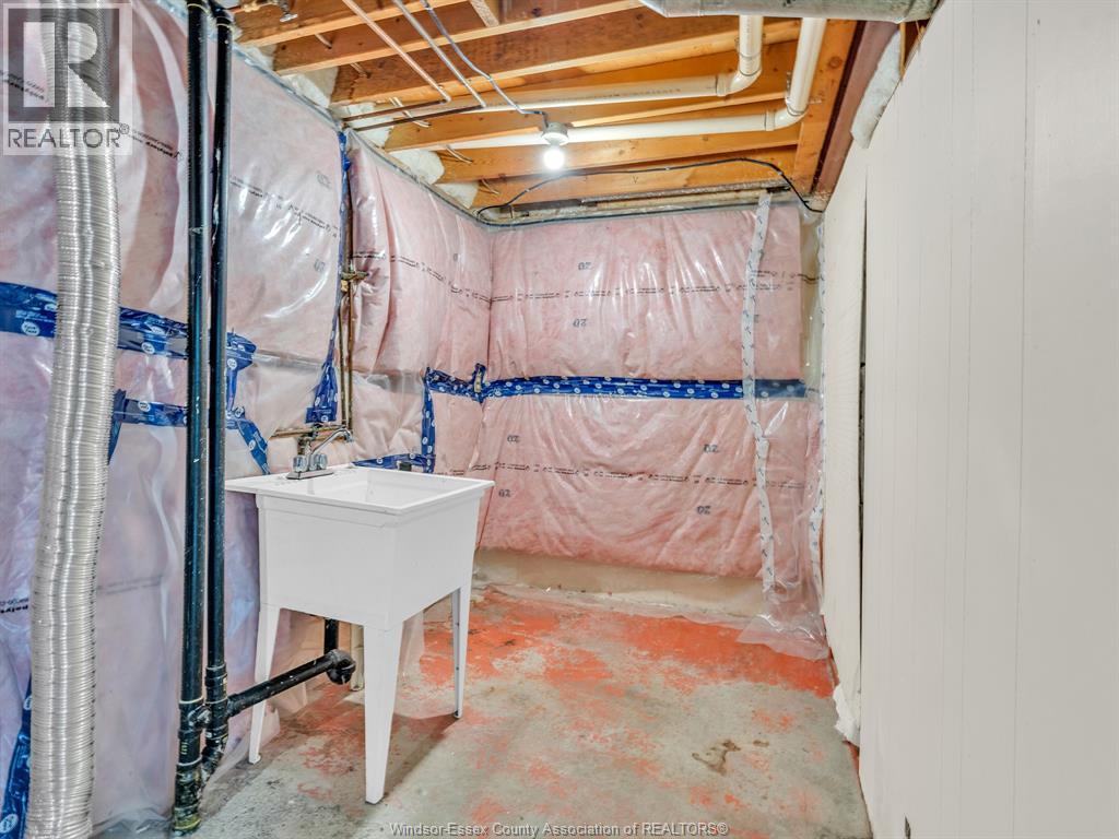 9832 Lynngrove Crescent Property Photo 32
