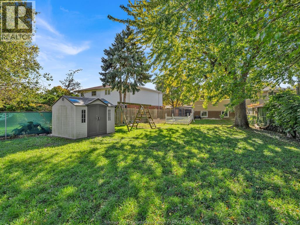 9832 Lynngrove Crescent Property Photo 42