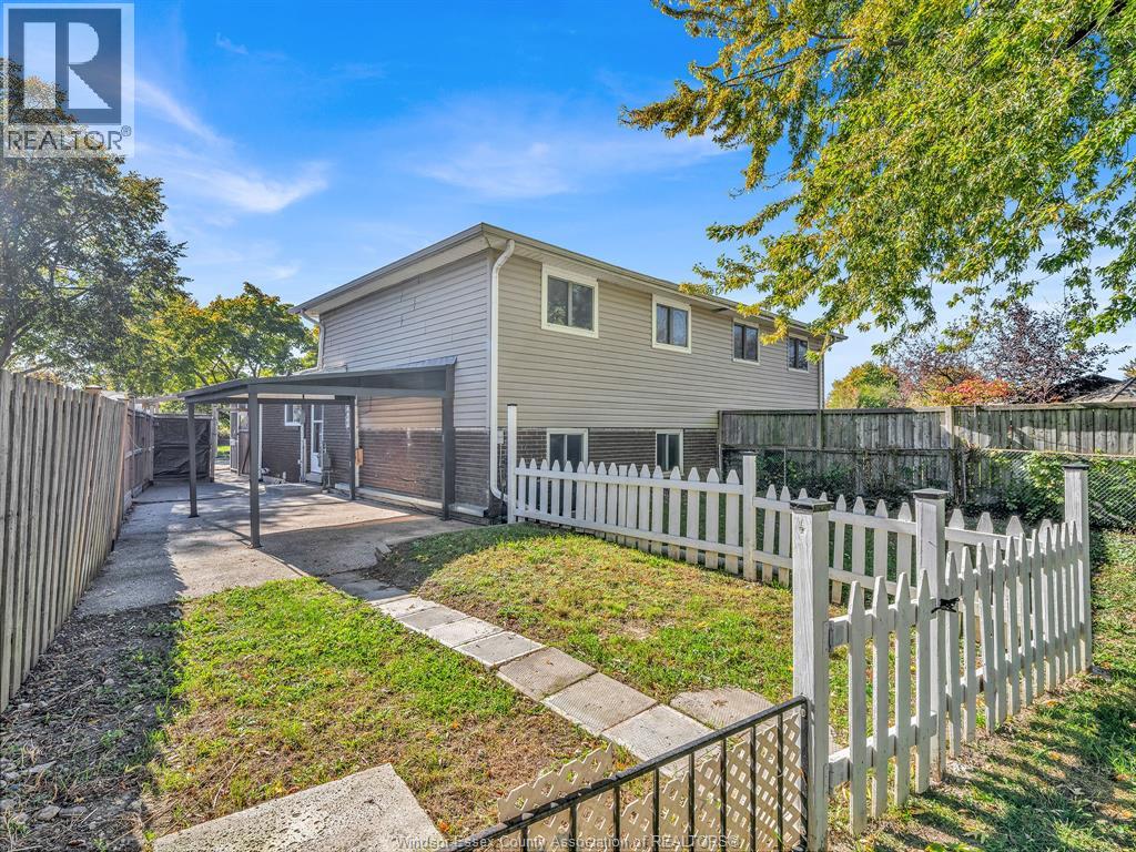 9832 Lynngrove Crescent Property Photo 45
