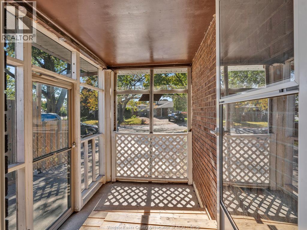 9832 Lynngrove Crescent Property Photo 47