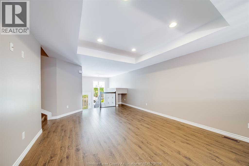 11916 Boulder Crescent Property Photo 5