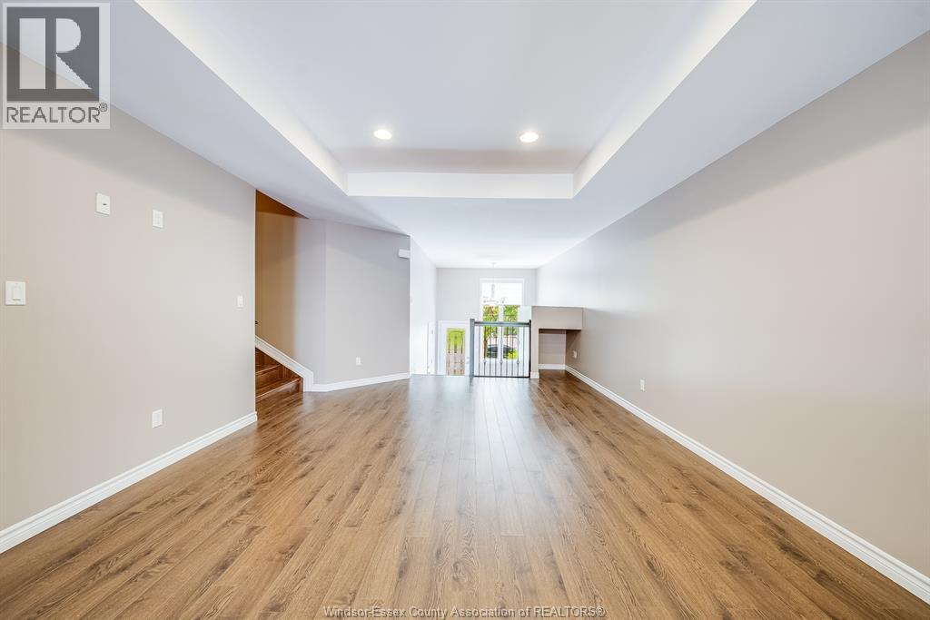 11916 Boulder Crescent Property Photo 6