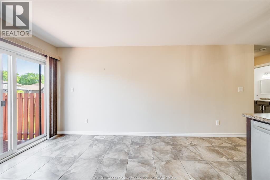 11916 Boulder Crescent Property Photo 15