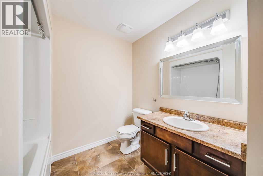11916 Boulder Crescent Property Photo 24