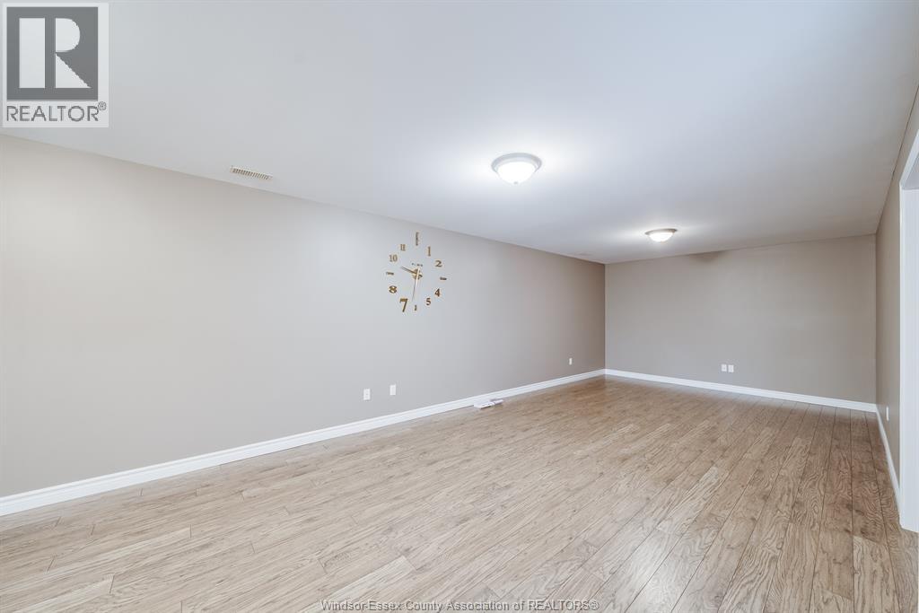11916 Boulder Crescent Property Photo 34