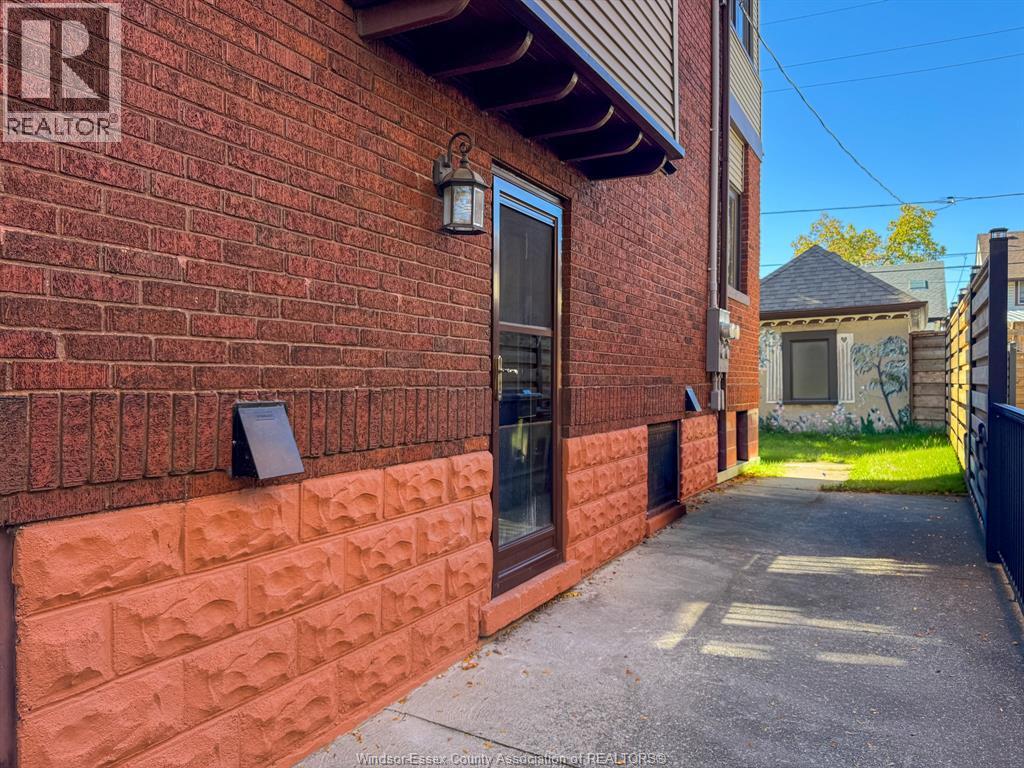 1077 Chilver Unit# 2 Property Photo 2