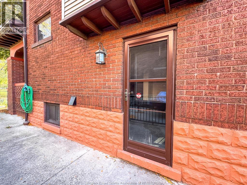 1077 Chilver Unit# 2 Property Photo 3