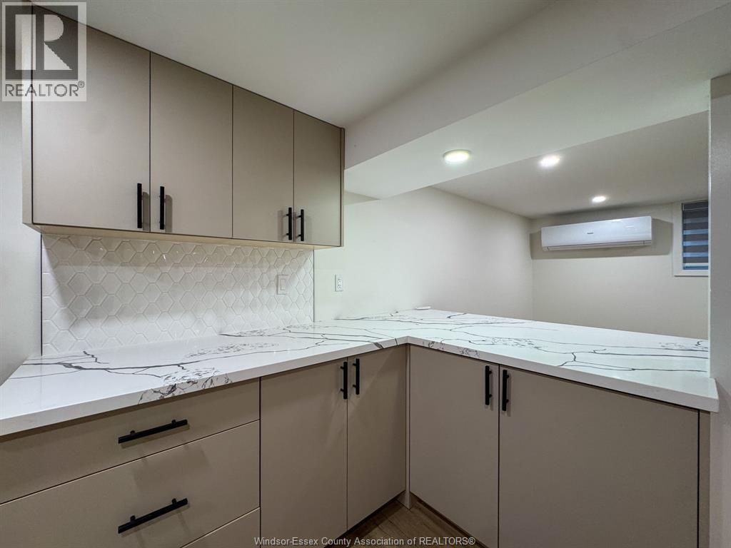 1077 Chilver Unit# 2 Property Photo 5