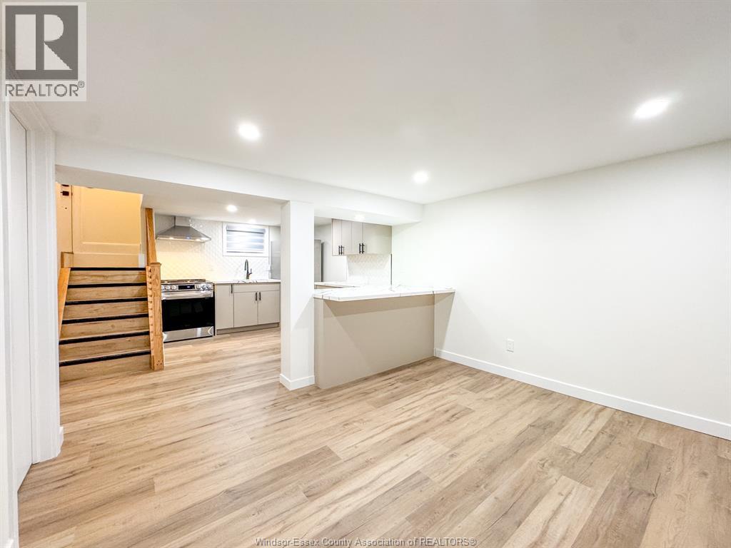 1077 Chilver Unit# 2 Property Photo 8