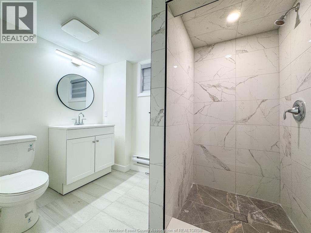 1077 Chilver Unit# 2 Property Photo 14