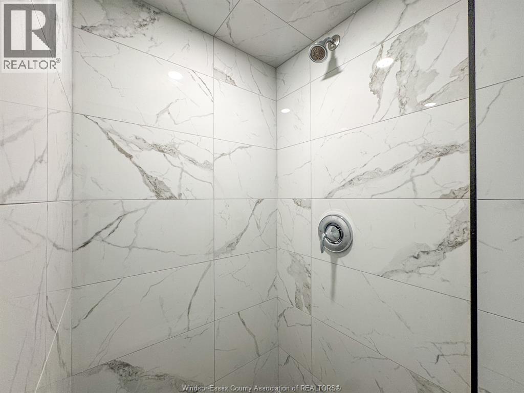 1077 Chilver Unit# 2 Property Photo 16
