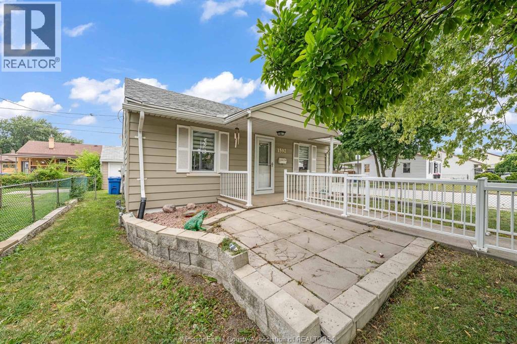 1592 Prince Road Property Photo 3