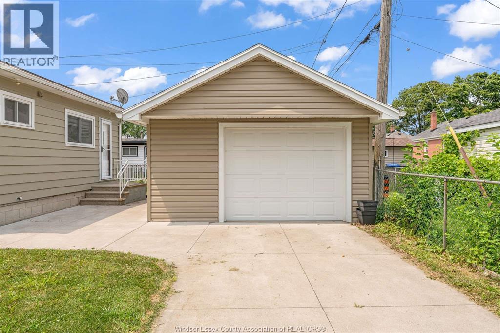 1592 Prince Road Property Photo 4