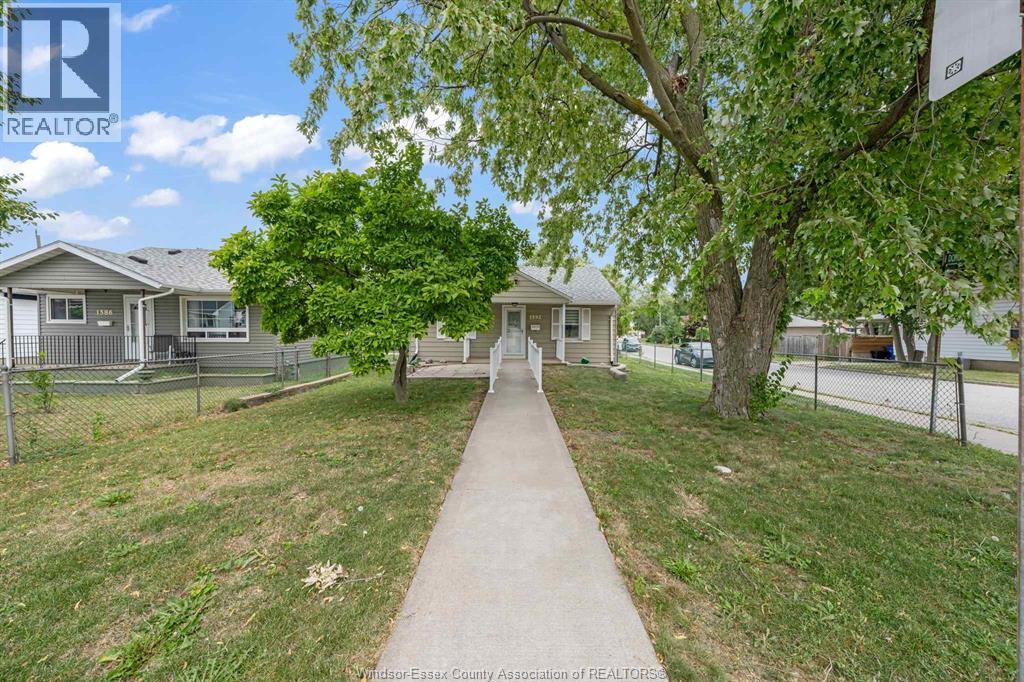 1592 Prince Road Property Photo 5