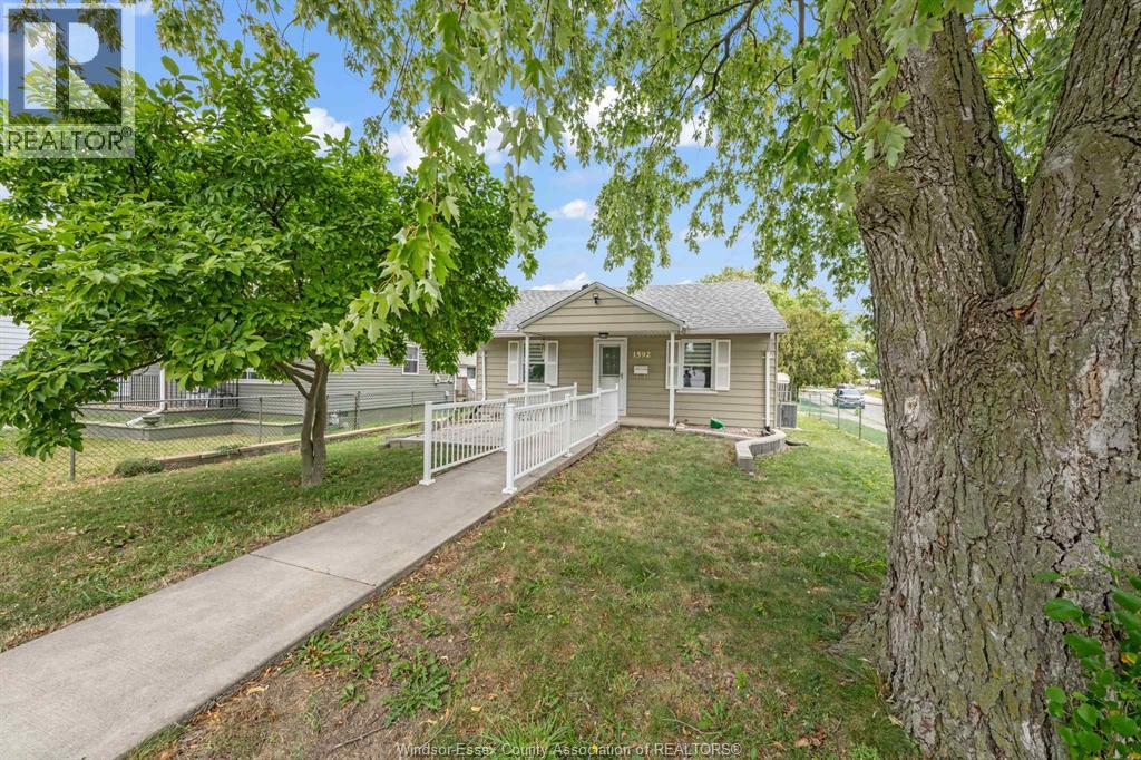 1592 Prince Road Property Photo 6