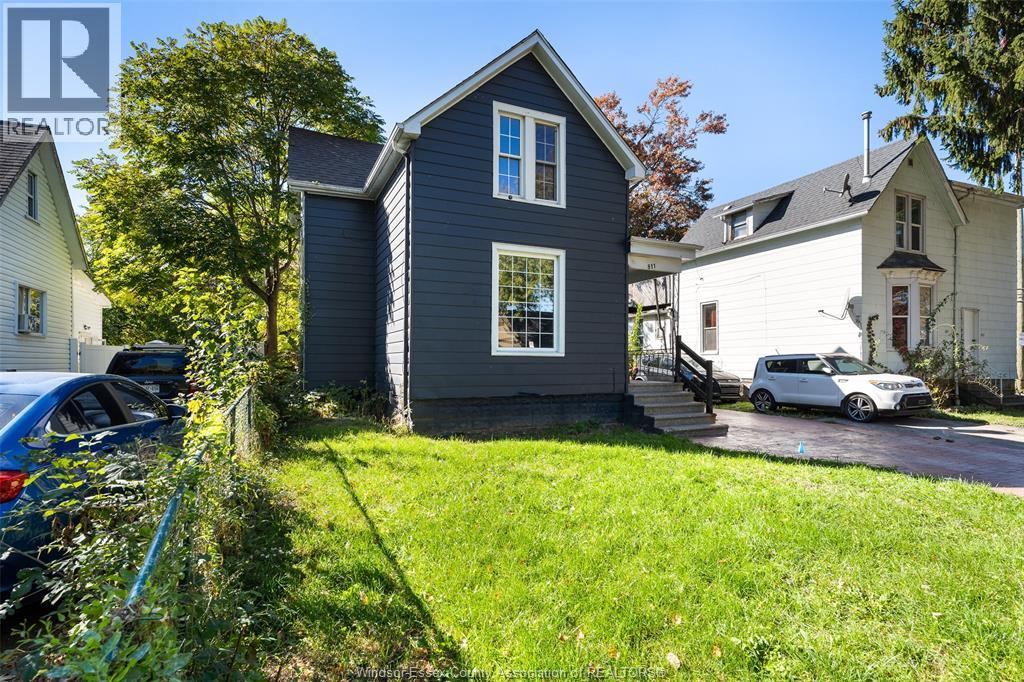 811 Langlois Avenue Property Photo 3