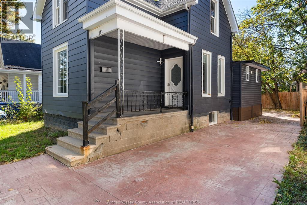 811 Langlois Avenue Property Photo 4