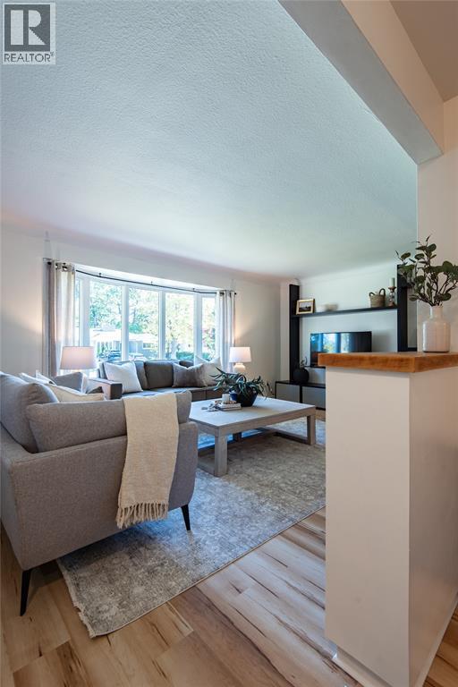 1729 Willard Avenue Property Photo 7