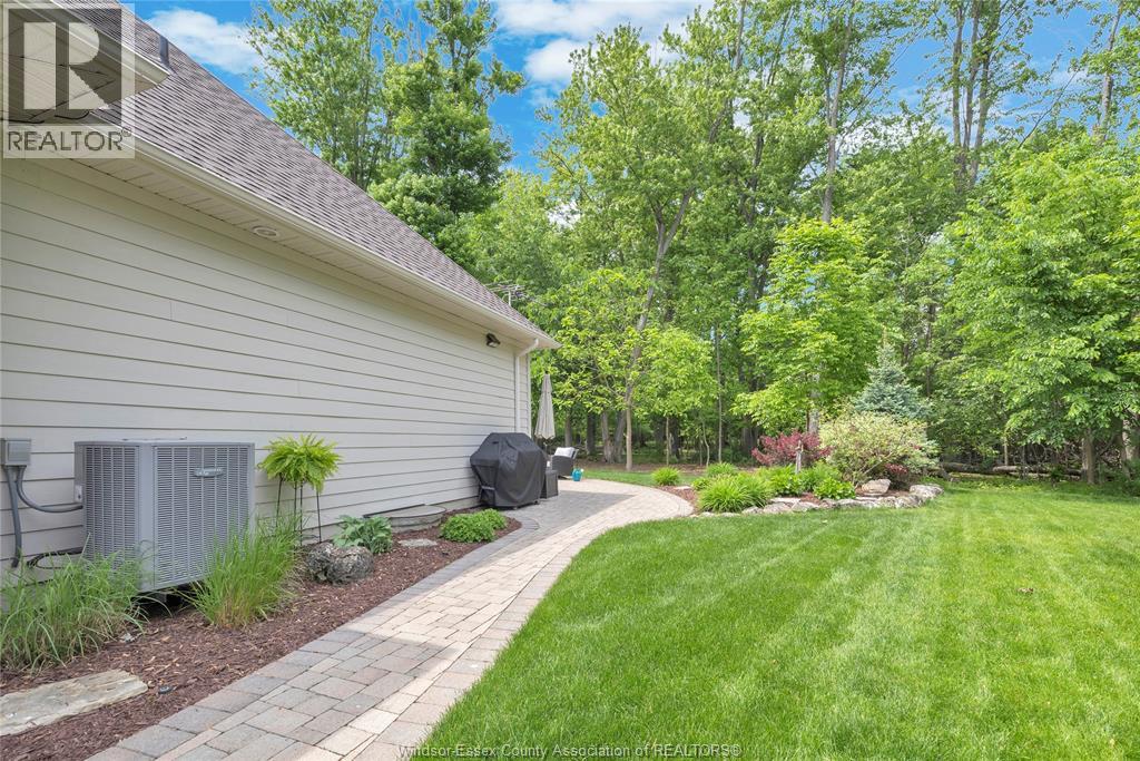 57 Red Oak Crescent Property Photo 4