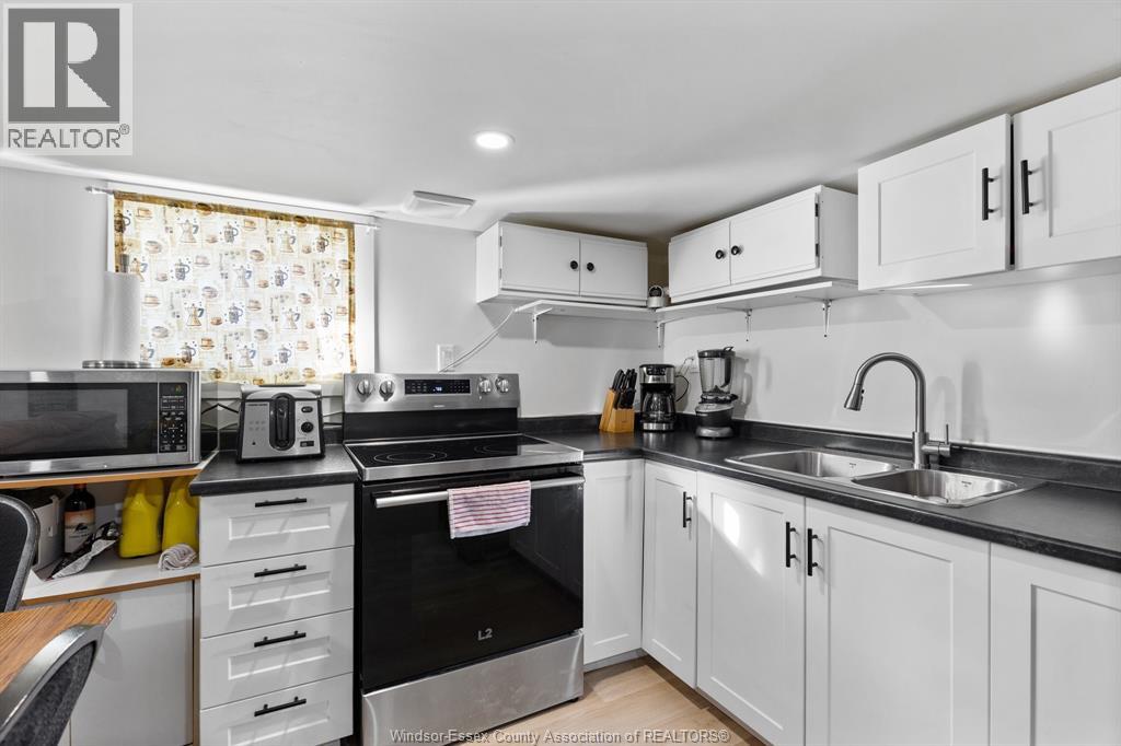 25 Clark Street West Property Photo 3