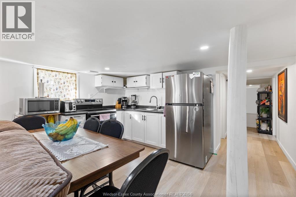 25 Clark Street West Property Photo 5