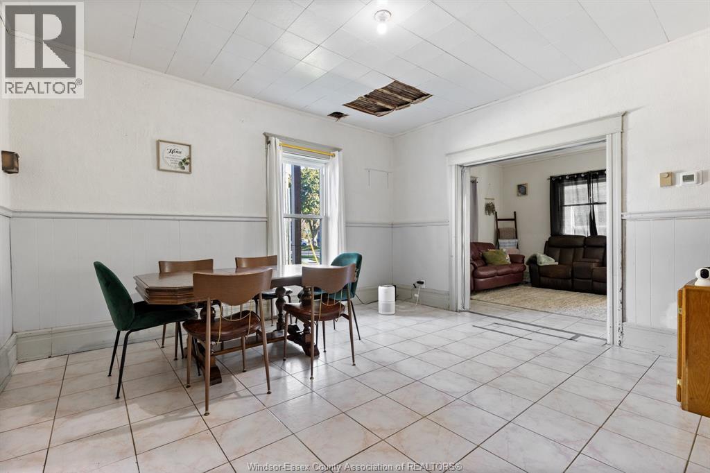 25 Clark Street West Property Photo 12