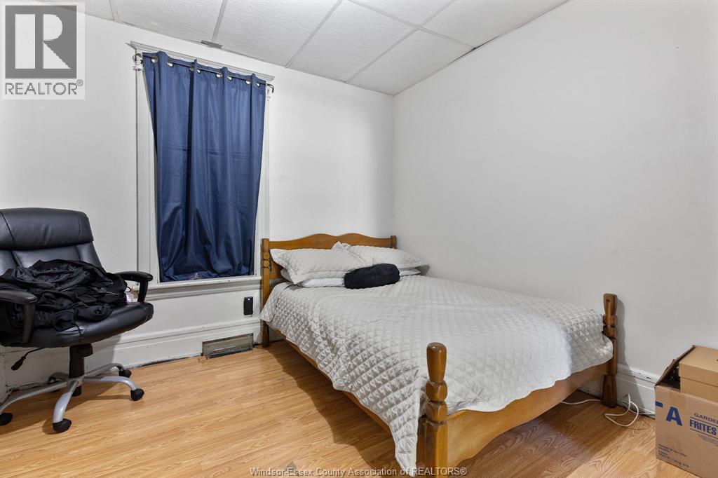 25 Clark Street West Property Photo 15