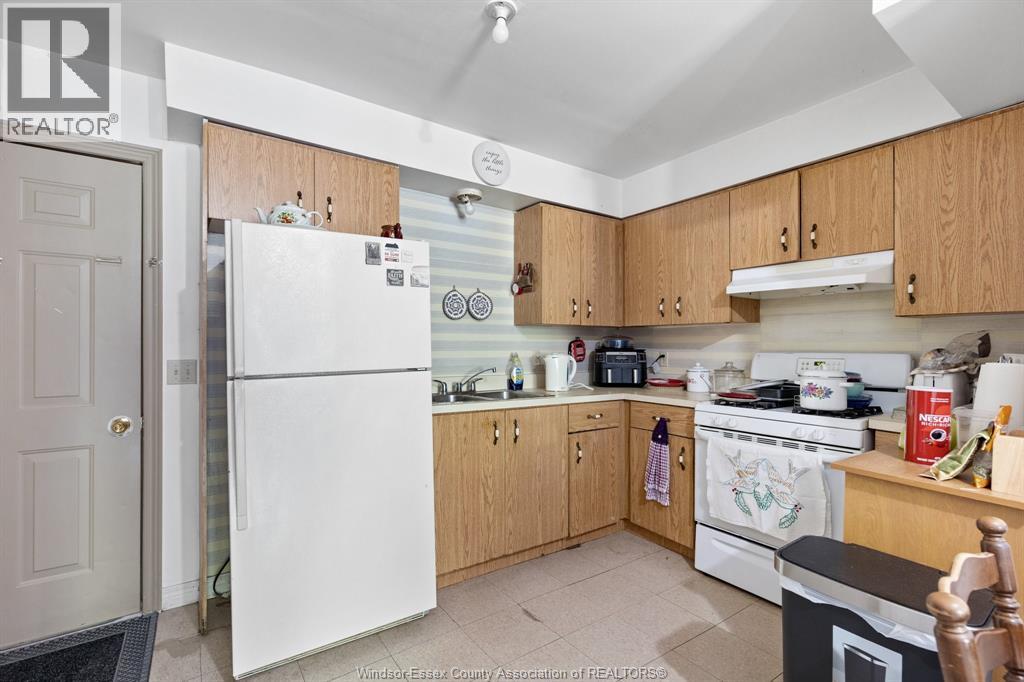 25 Clark Street West Property Photo 18