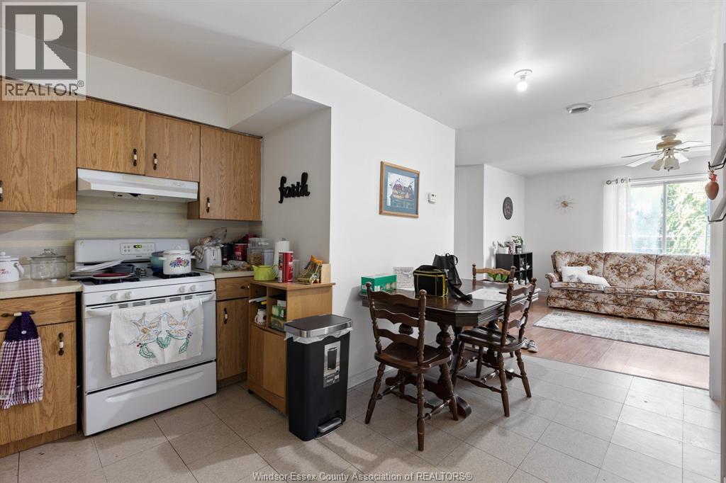 25 Clark Street West Property Photo 19