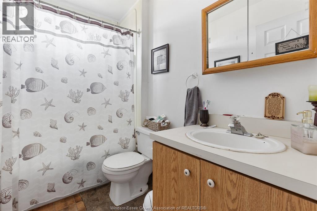 25 Clark Street West Property Photo 21