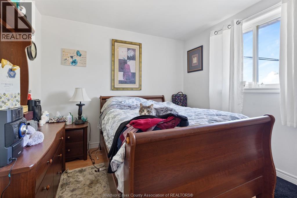 25 Clark Street West Property Photo 22