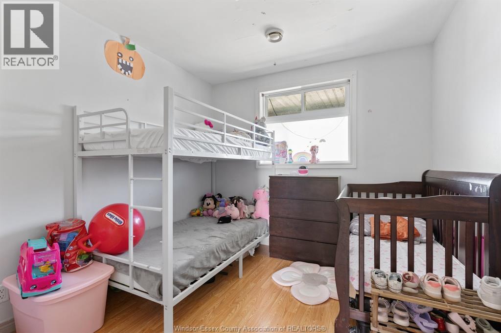 25 Clark Street West Property Photo 27