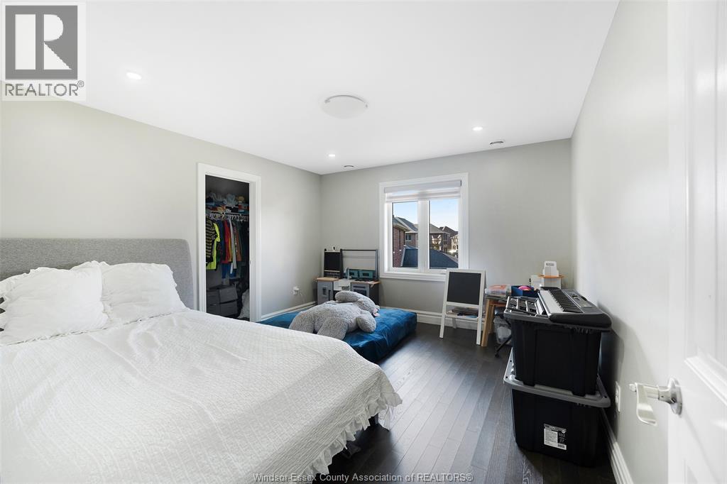 60 Augustus Court Property Photo 47