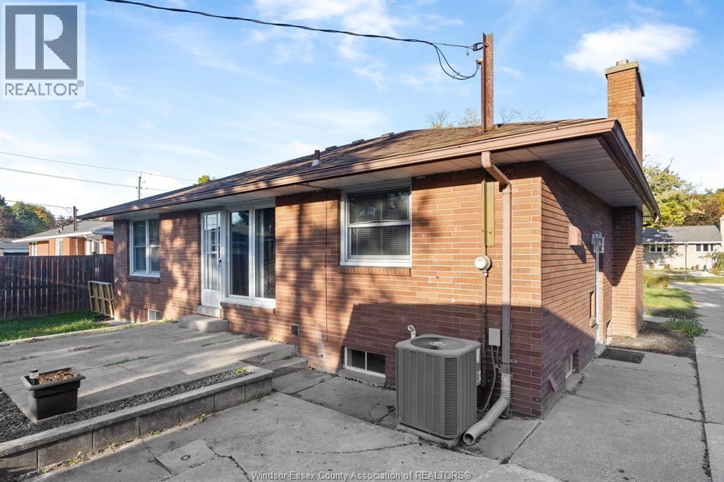 2417 Dandurand Property Photo 23
