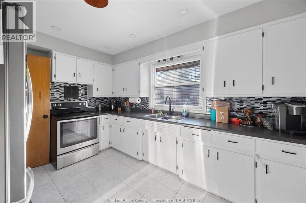 2417 Dandurand Property Photo 3