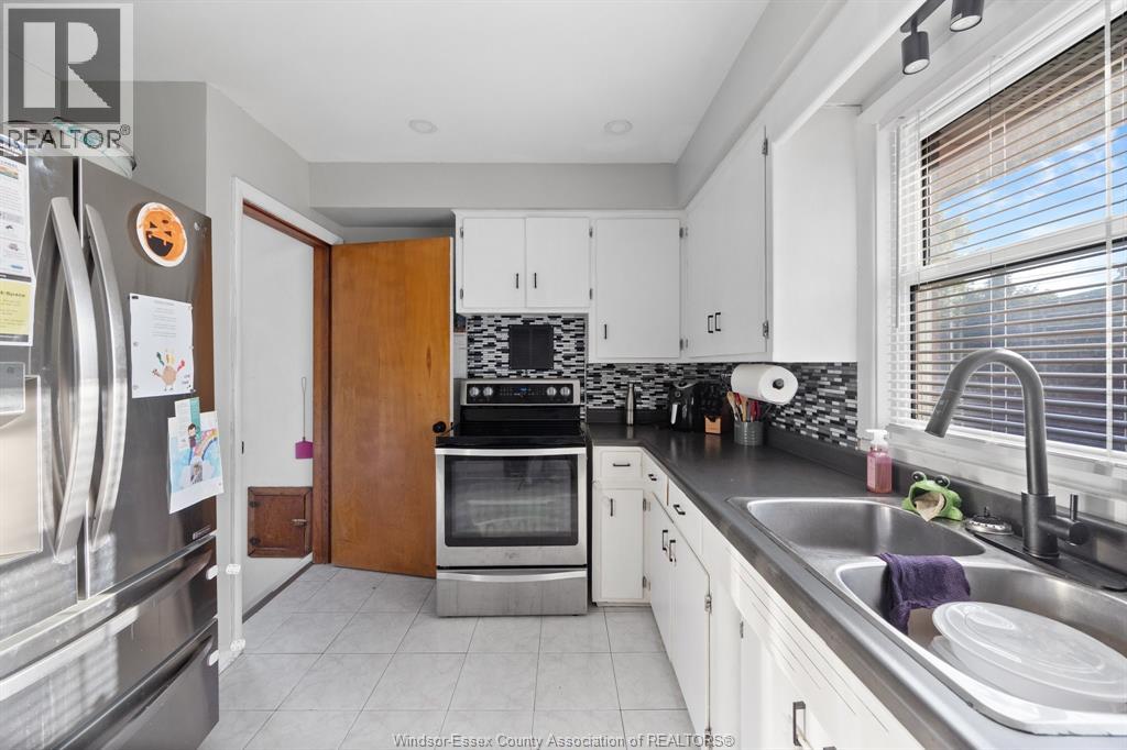 2417 Dandurand Property Photo 4