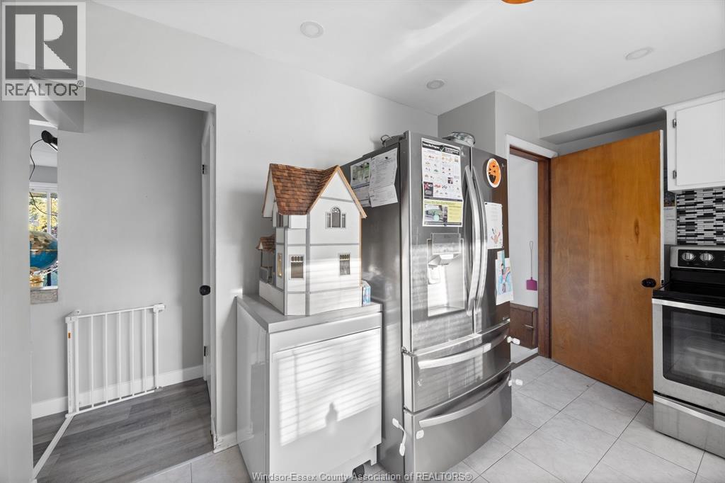 2417 Dandurand Property Photo 6
