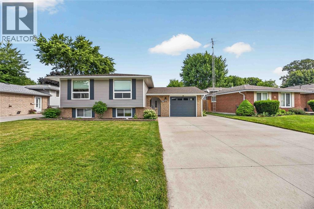 266 Clairwood CRESCENT Property Photo 1