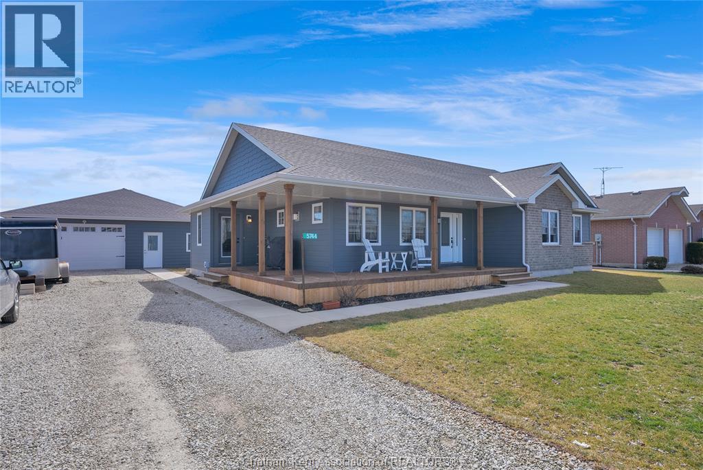 5744 Middle Line Property Photo 1