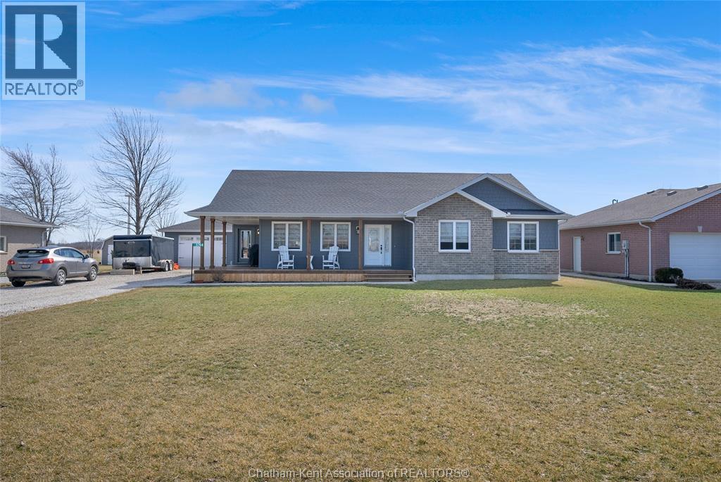 5744 Middle Line Property Photo 3