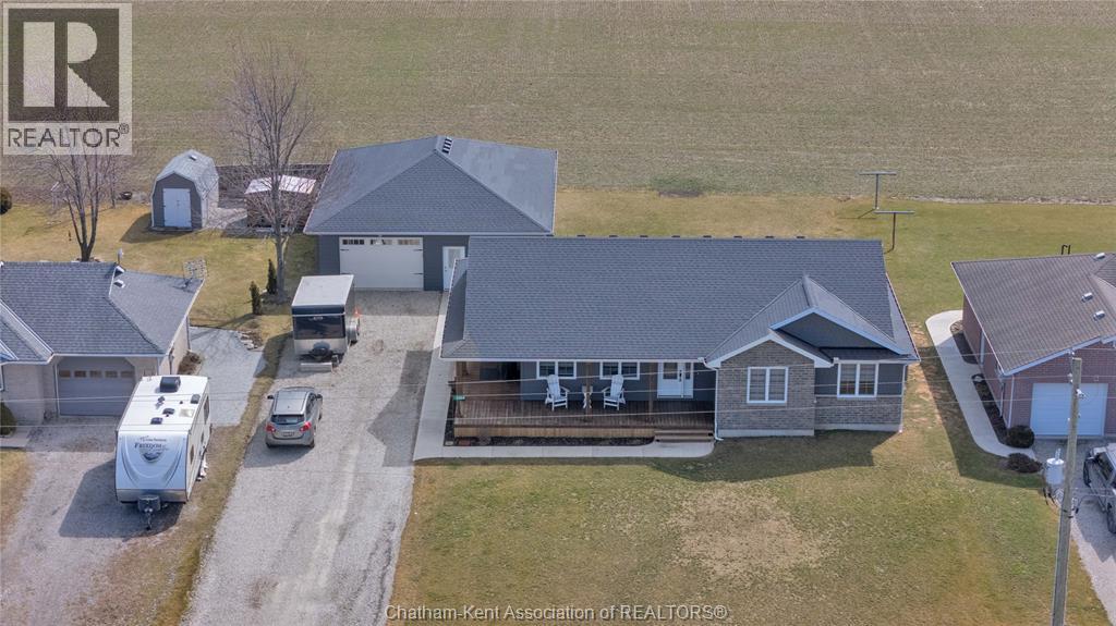 5744 Middle Line Property Photo 4