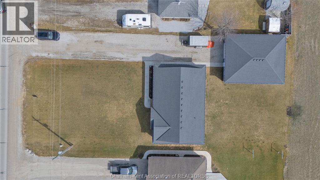 5744 Middle Line Property Photo 5
