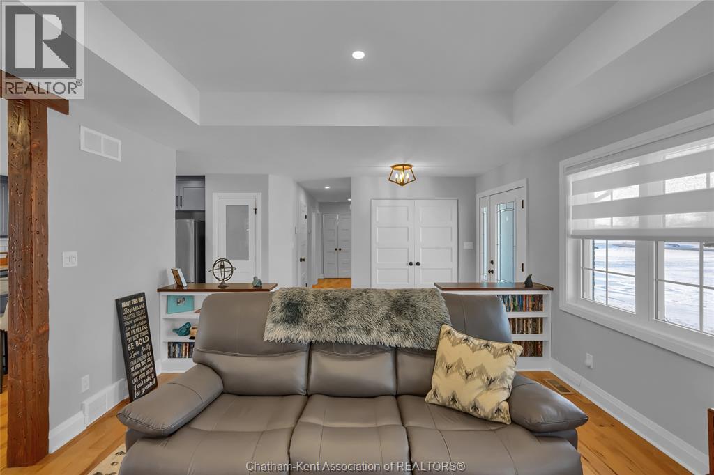 5744 Middle Line Property Photo 11