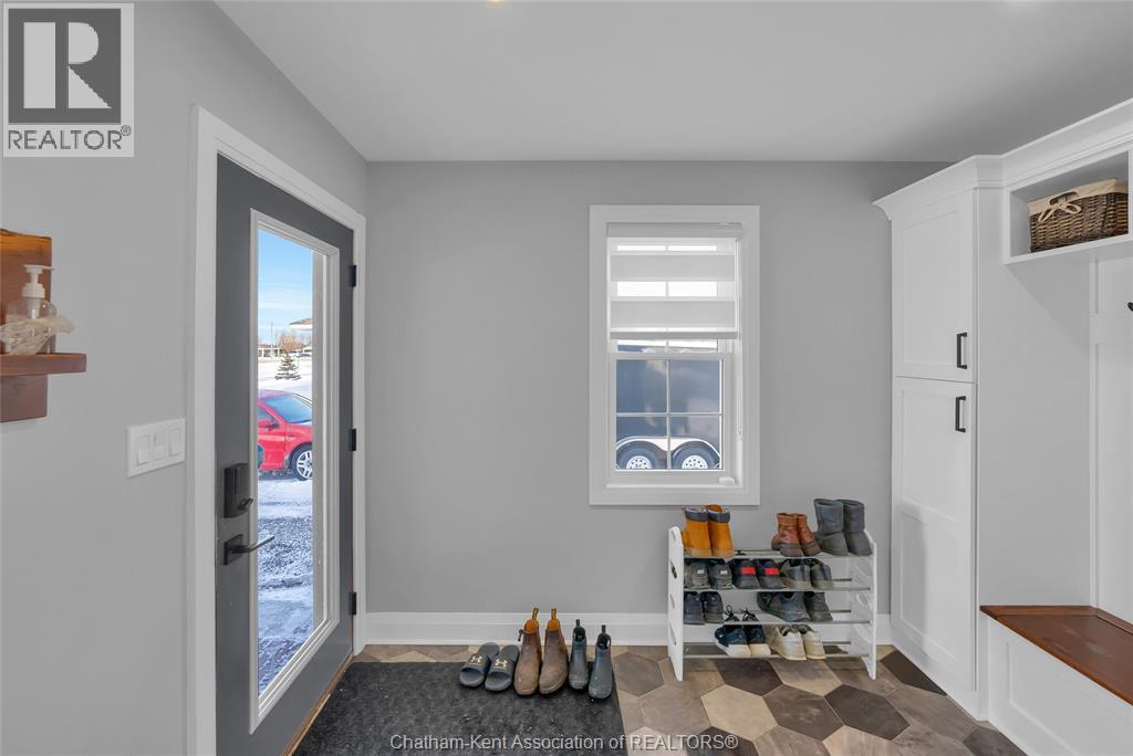 5744 Middle Line Property Photo 20