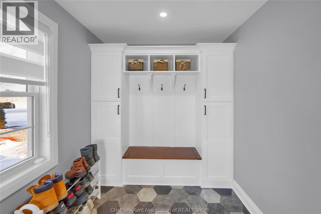 5744 Middle Line Property Photo 21